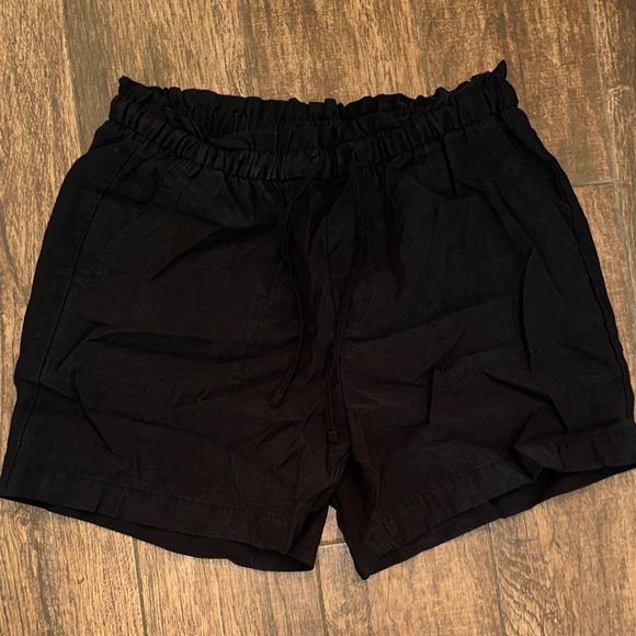 Old Navy Pants - Black Women's Shorts